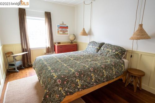 1058 56th St, Oakland CA 94608-2745 exterior