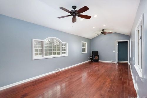 37 Candle Hill Rd, Danbury CT  06812-2409 exterior