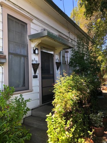 613 Benton St, Santa Rosa, CA 95404-3763