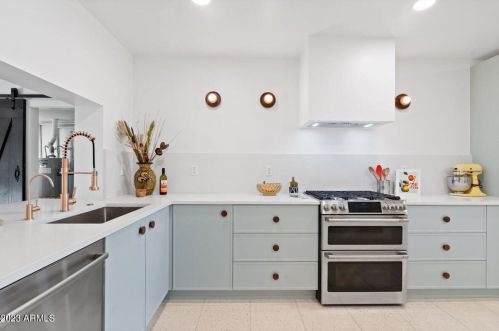 6811 11th Pl, Phoenix AZ  85014-1027 exterior