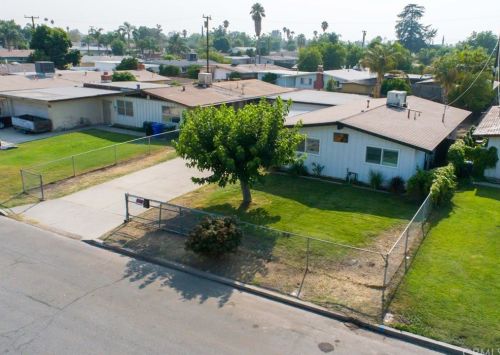 7076 Newbury Ave, San Bernardino CA  92404-6441 exterior