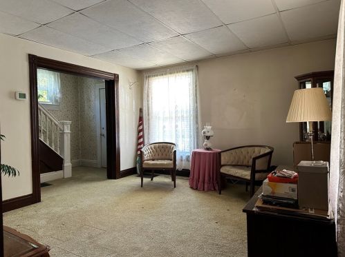 317 Lincoln Ave, Grove City PA  16127-1839 exterior