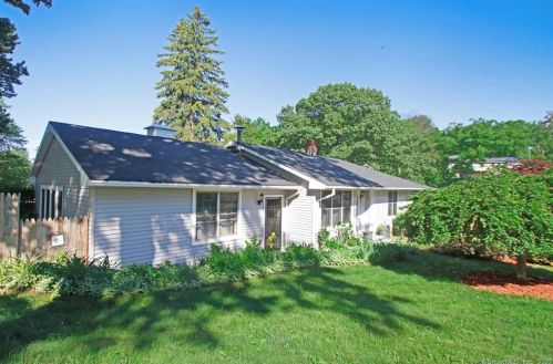 1 Partridge Rd, Ansonia, CT 06401-3021