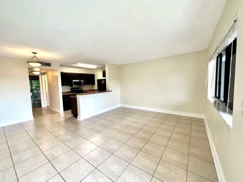 1426 Meadows Cir, Boynton Beach FL  33436-9203 exterior