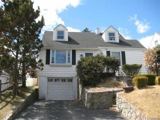 103 Young Ave, Yonkers, NY 10710-1021