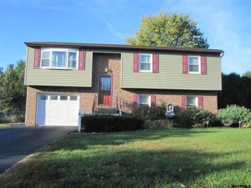 6 Laurel Ln, Schenectady, NY 12304-2473