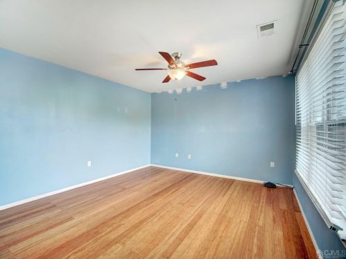 558 Great Beds Ct, Perth Amboy NJ  08861-5202 exterior
