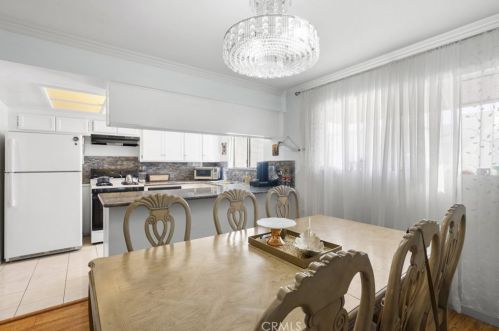 805 Chestnut St, Glendale CA 91205-2501 exterior