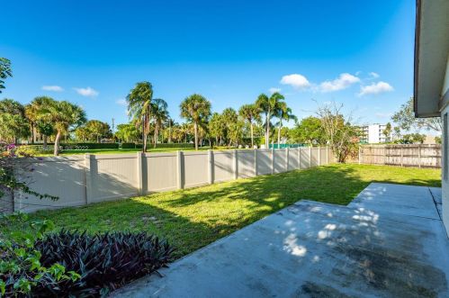 8811 21st St, Hollywood, FL 33025-2034