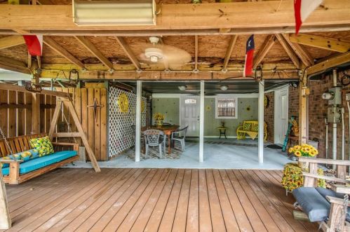 395 County Road 6768, Mont Belvieu TX  77535 exterior