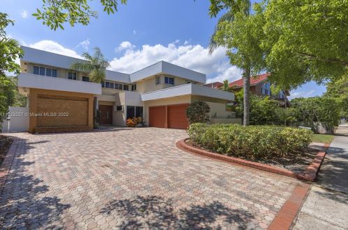 3830 40th Ave, Hollywood FL  33021-1861 exterior