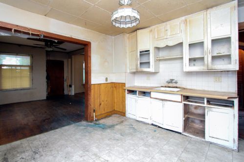 812 Burleigh St, Milwaukee WI 53222-4804 exterior