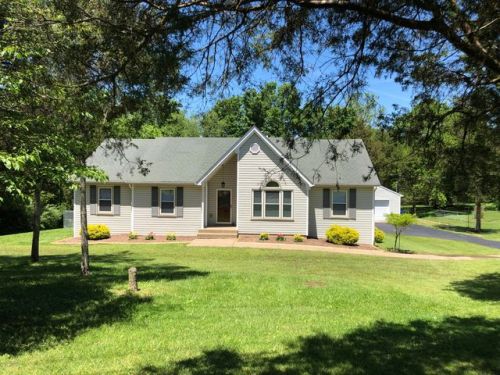 2409 Elder Park Rd, Lagrange, KY 40031-9303