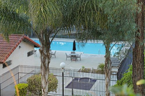 2876 Andover Ave, Carlsbad CA  92010-7004 exterior