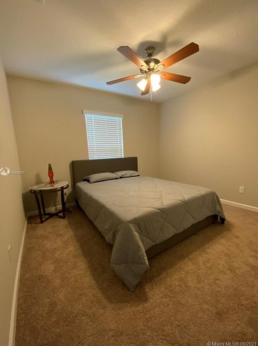 1679 Cameo Blvd, Fort Pierce FL  34953-1265 exterior