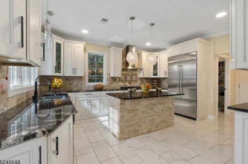 7 Flagstone Hill Rd, Wantage NJ  07461-2236 exterior