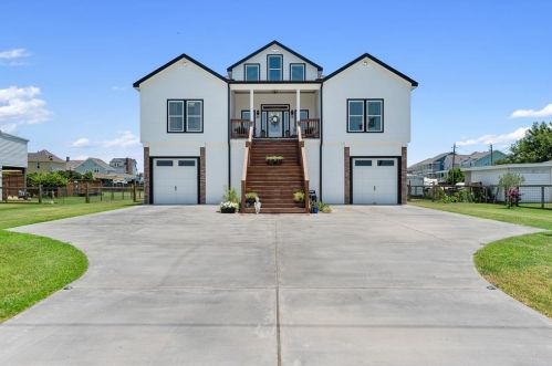 2216 103rd St, Galveston, TX 77554-6403