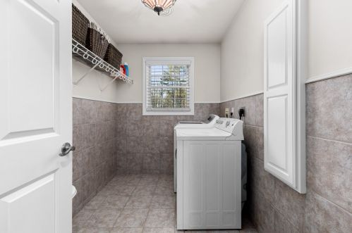 49 Sandy Ln, Dover NH  03820-5900 exterior