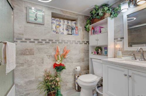 1350 Spur Dr, Islip Manor NY  11751-1119 exterior