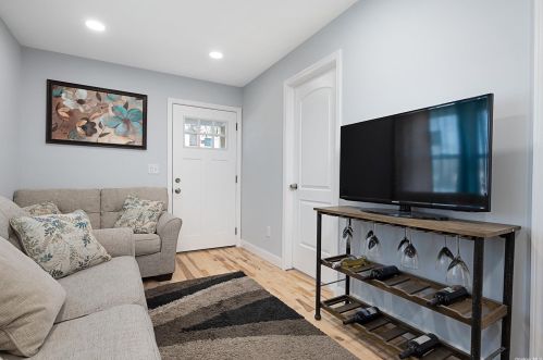 50 Pennywood Ave, Roosevelt, NY 11575-1039