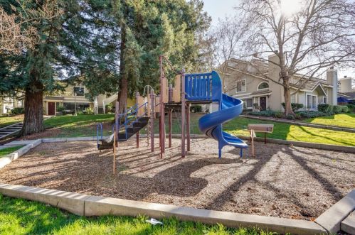 2851 Buena Crest Ct, San Jose CA  95121-2956 exterior