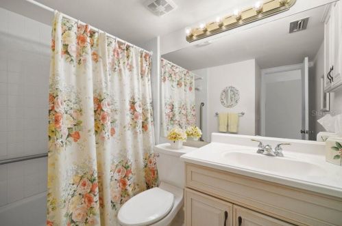 100 Lisa Ln, Oldsmar FL  34677-2369 exterior