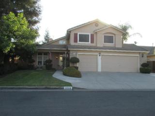 8664 Recreation Ave, Fresno, CA 93720-3910