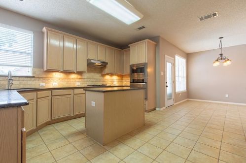 1519 Rustic Timbers Ln, Lewisville TX  75028-1432 exterior