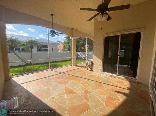 327 188th Ter, Hollywood FL  33029-5441 exterior