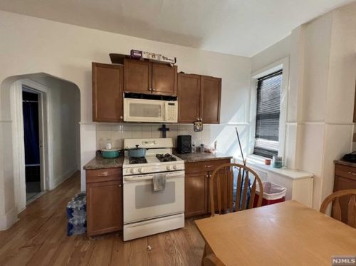 280 Macarthur Ave, Outwater NJ  07026-1216 exterior