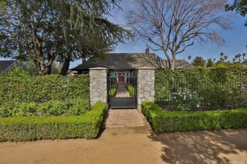 1135 Center St, Redlands CA  92373-6737 exterior