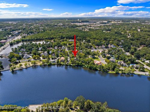 107 Lk Dr, Lakewood NJ  08701-3161 exterior