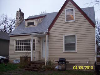 1412 Houston St, Manhattan KS  66502-4127 exterior
