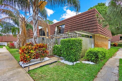 1611 16th Ln, West Palm Beach, FL 33418-3562