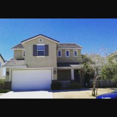 12984 Heywood St, Victorville, CA 92392-0566