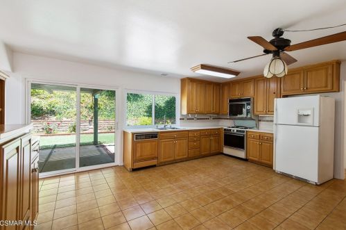 643 Dana Dr, Santa Paula CA  93060-1614 exterior