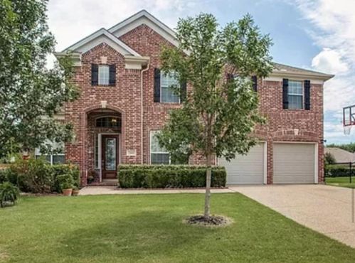 2001 Dillon Ct, Lewisville TX  75028-4841 exterior