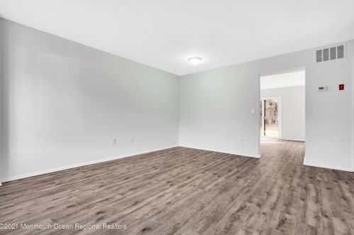 716 Sandra Pl, Bricktown NJ 08724-7047 exterior