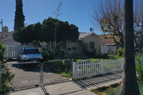 1754 7th St, Riverside, CA 92507-4329