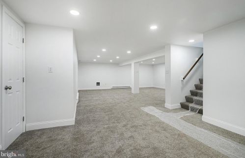 19 Locust Cir, Navy Sup Dpt PA  17050-3192 exterior