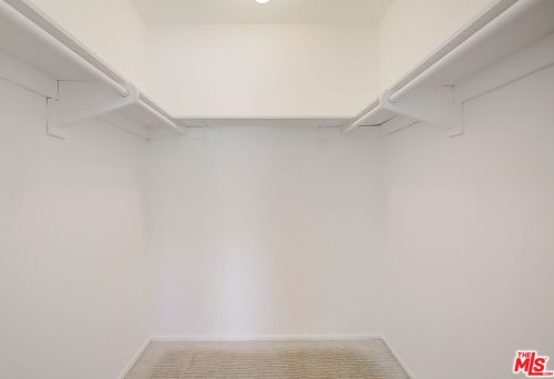 20707 Dot St, Santa Clarita CA  91350-2001 exterior