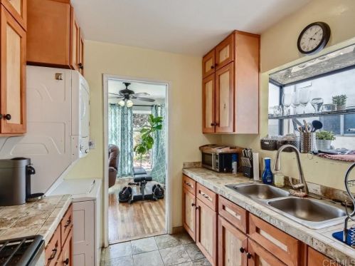 4083 Kendall St, San Diego CA 92109-6505 exterior