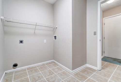 122 Wyckshire Dr, Pataskala OH  43062-7345 exterior