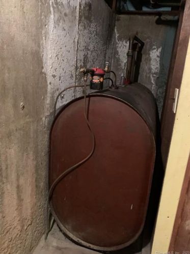 135 Voight Ave, Bridgeport CT  06606-1539 exterior