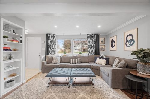 2507 Hunting Ridge Trl, Bridgeville PA  15017-1611 exterior