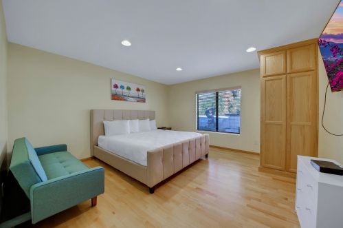 51705 Avenida Madero, La Quinta CA  92253-3114 exterior