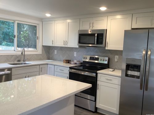 51 Craft Rd, South Setauket, NY 11720-2163