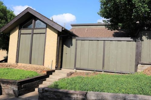 4622 Country Creek Dr, Dallas, TX 75236-1208
