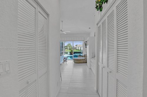11646 Privado Way, Boynton Beach FL  33437-1924 exterior