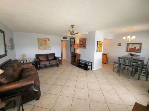 147 Chatham G, West Palm Beach FL  33417-1824 exterior